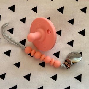 Itzy Ritzy pat and clip